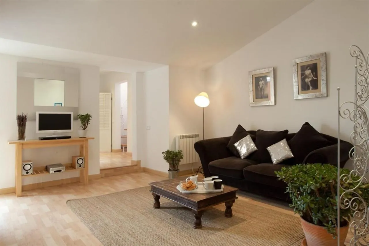 Fabulous 2 Bed With Terrace Close To Plaza Espana Barcelona