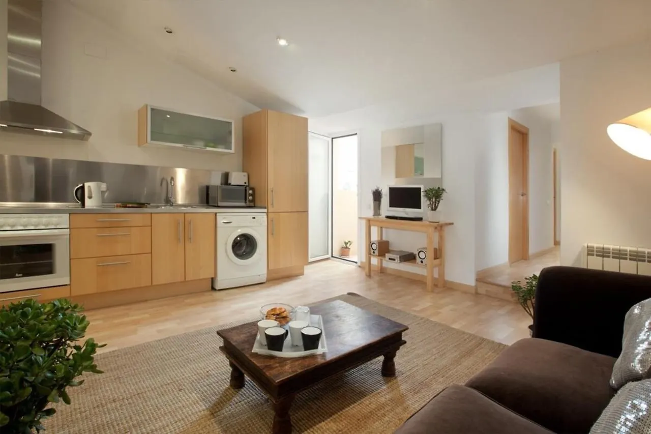 Fabulous 2 Bed With Terrace Close To Plaza Espana Barcelona