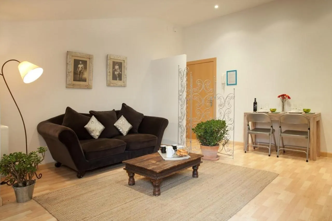 Fabulous 2 Bed With Terrace Close To Plaza Espana Barcelona Spain