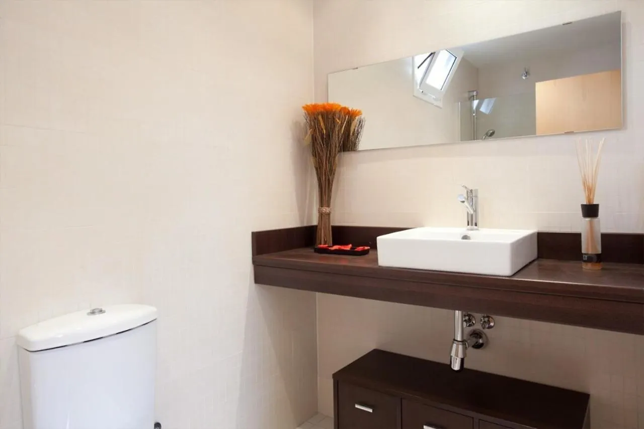 Fabulous 2 Bed With Terrace Close To Plaza Espana Barcelona
