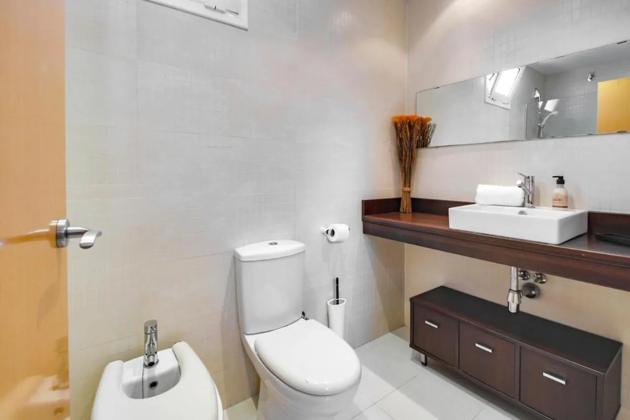Apartment Fabulous 2 Bed With Terrace Close To Plaza Espana Barcelona